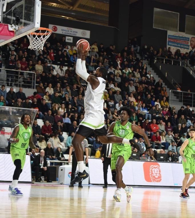 Türkiye Basketbol Süper Ligi: Manisa Büyükşehir Belediyespor: 82 - Tofaş: 76