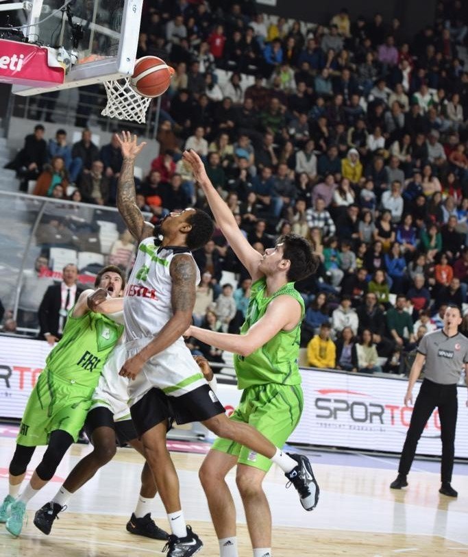 Türkiye Basketbol Süper Ligi: Manisa Büyükşehir Belediyespor: 82 - Tofaş: 76