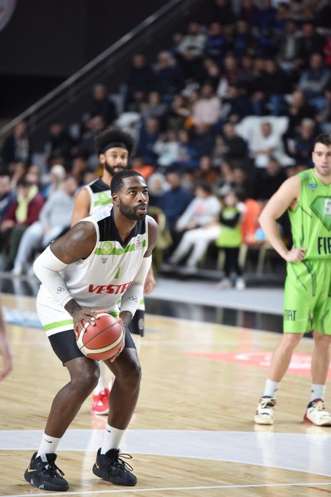 Türkiye Basketbol Süper Ligi: Manisa Büyükşehir Belediyespor: 82 - Tofaş: 76