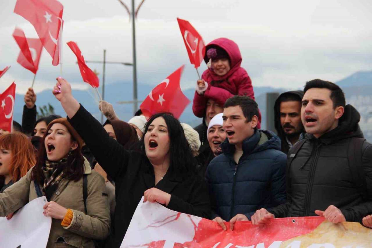 Atama bekleyen öğretmenler İzmir’de buluştu