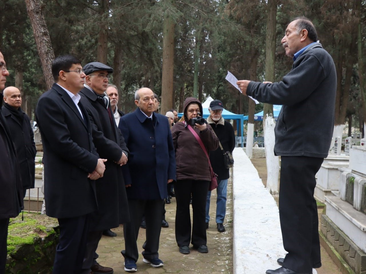 Başkan Özcan, Demirci Mehmet Efe’yi vefatının 62’nci yılında unutmadı