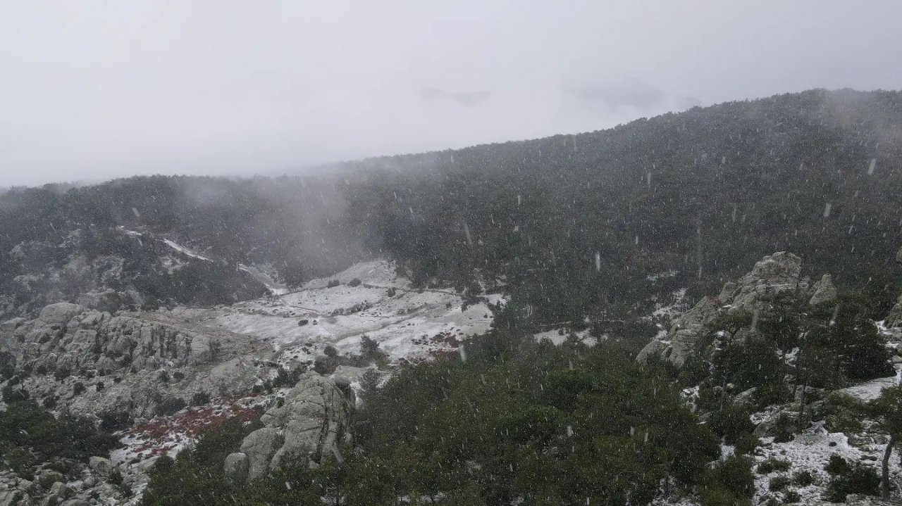 Latmos’a yılın ilk karı düştü, kartpostallık görüntüler ortaya çıktı