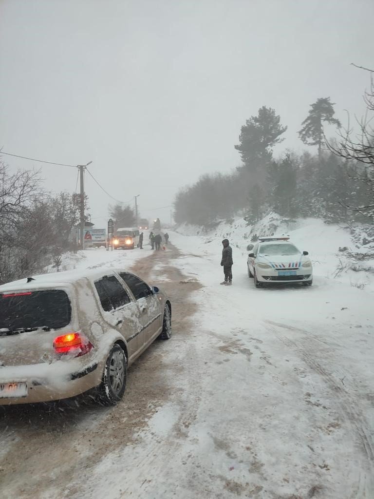 Kar görmek için gittiler, mahsur kaldılar