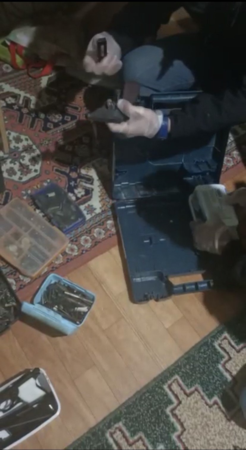 Kağıthane’de polisin baskın düzenlediği ev silah imalathanesi çıktı