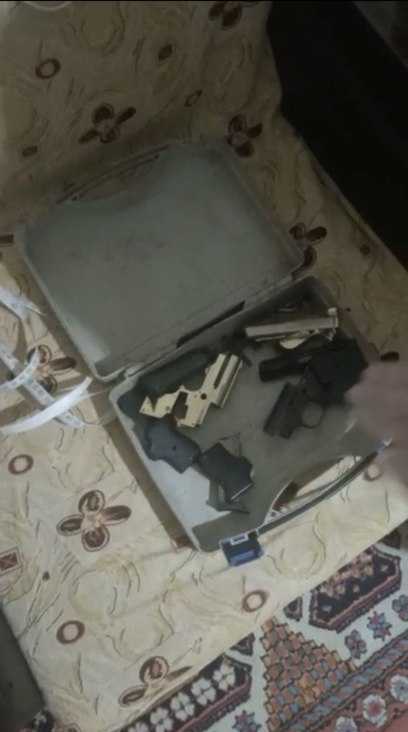 Kağıthane’de polisin baskın düzenlediği ev silah imalathanesi çıktı