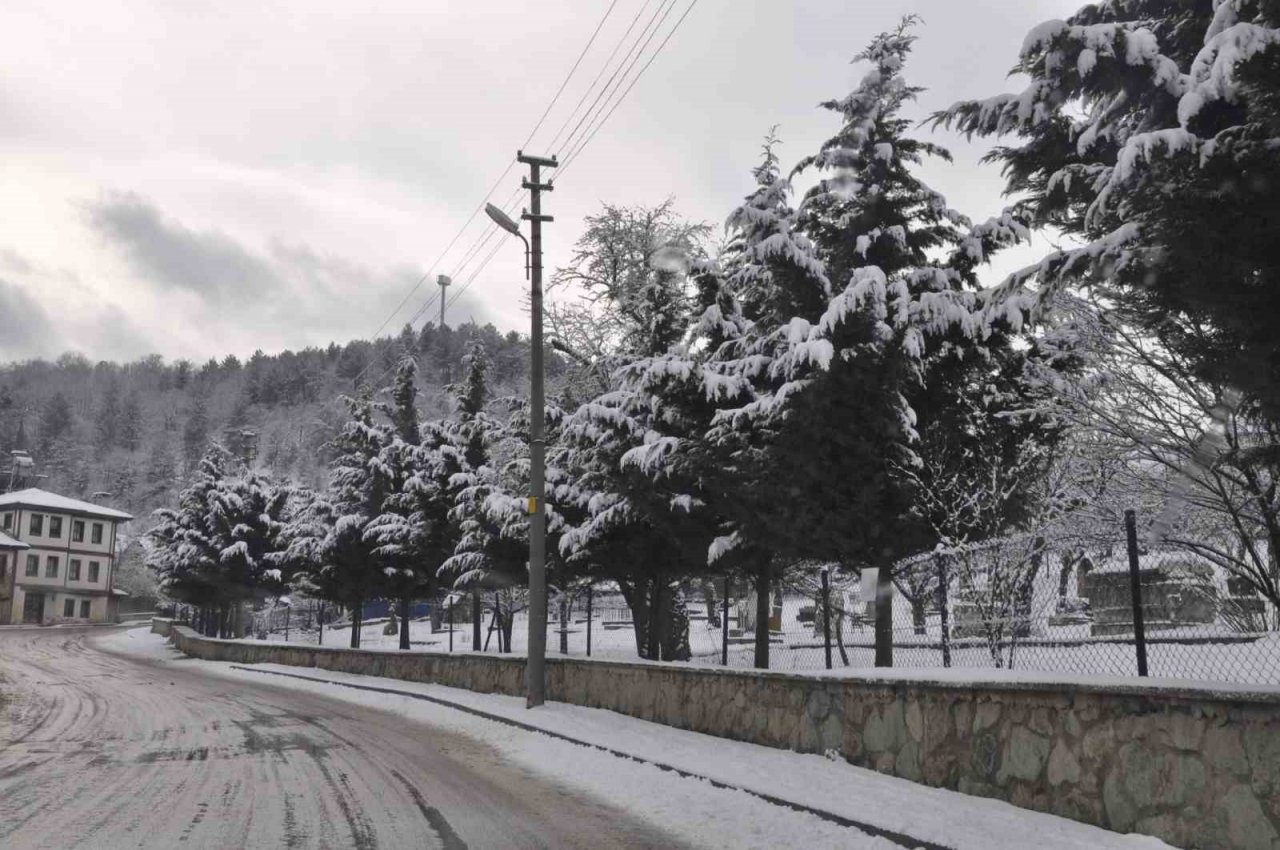 Tarihi ilçe Mudurnu’da kış güzelliği