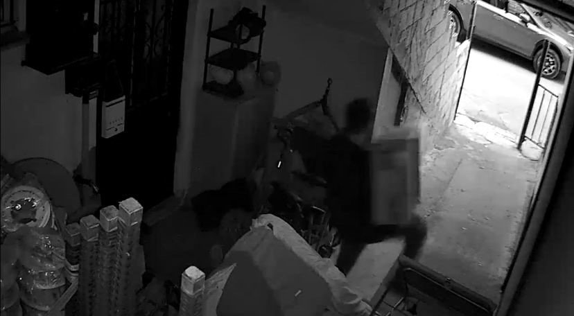 Çekmeköy’de klima motoru çalan hırsızlar yakalandı