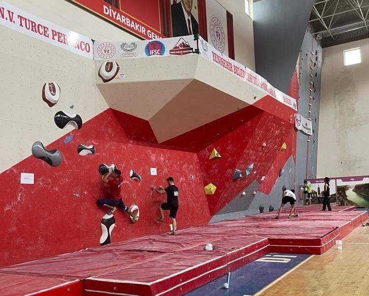 Diyarbakır’da Kısa Kaya Tırmanış Şampiyonası yapıldı