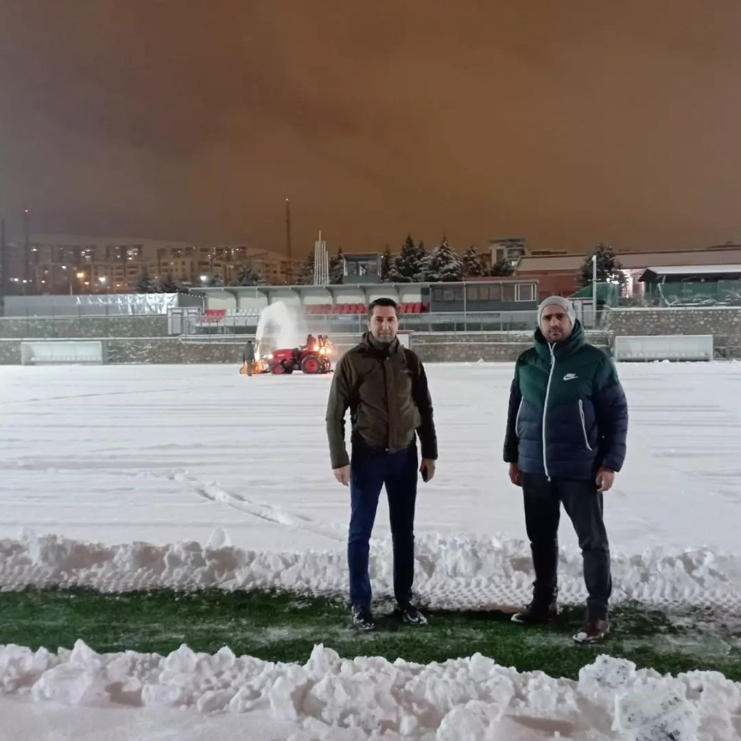 Elazığ GSB, stadyumları maça yetiştirmeye çalışıyor