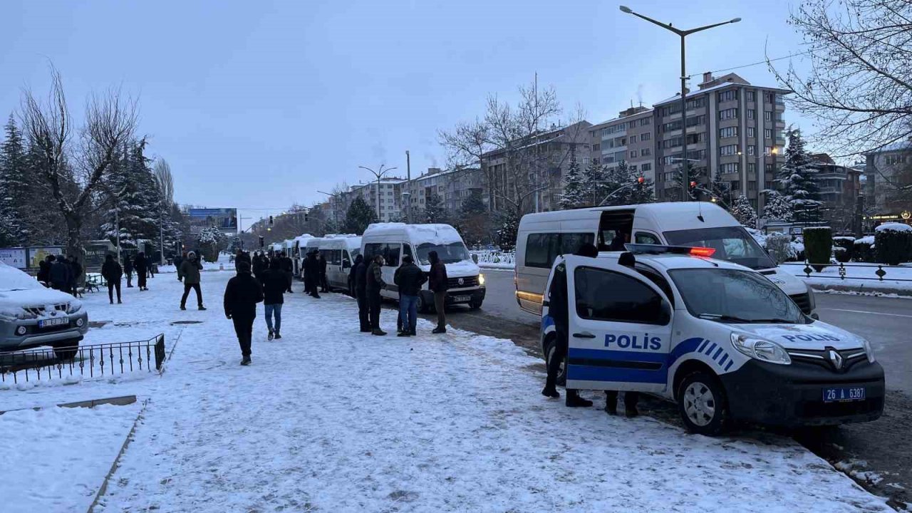 Eskişehirspor taraftarları 10 minibüs ve 1 otobüs ile deplasman yolunda