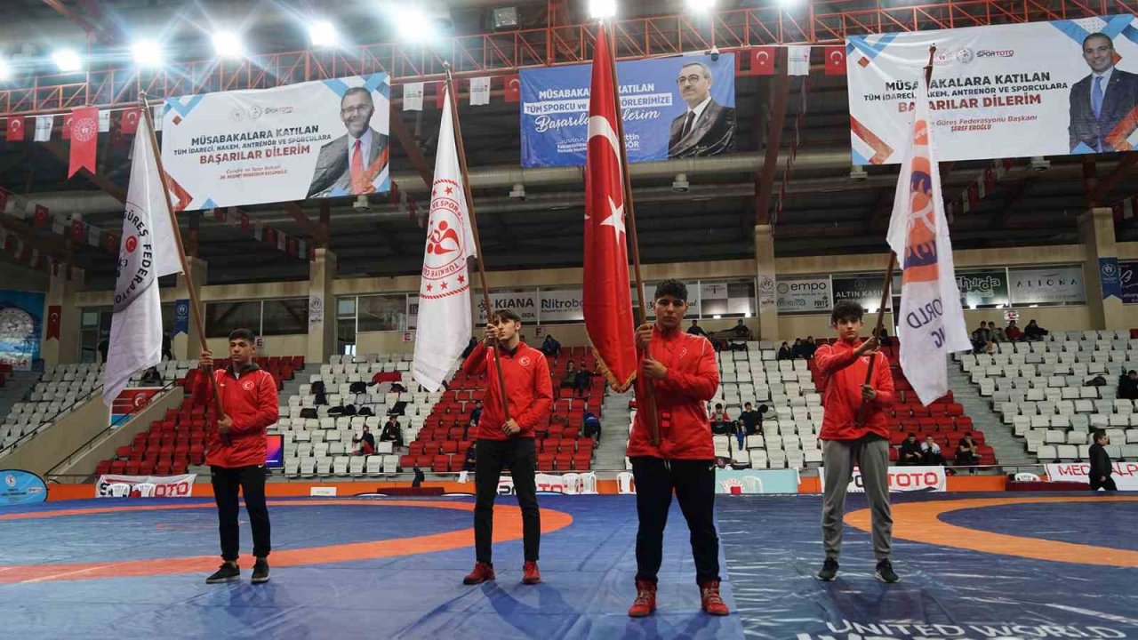 Kahramanmaraş’ta ‘Uluslararası 12 Şubat U20 Güreş Turnuvası’