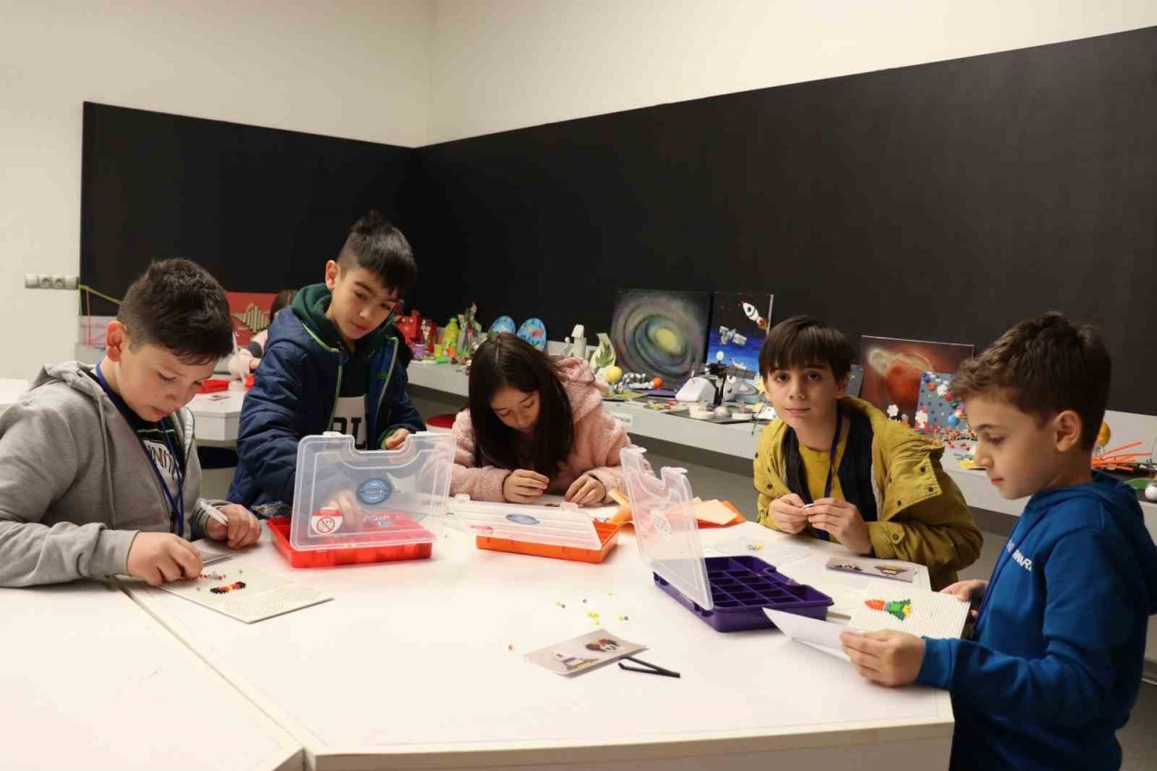 Çocuklar büyükşehir ile ’bilim’ dolu tatil geçirdi