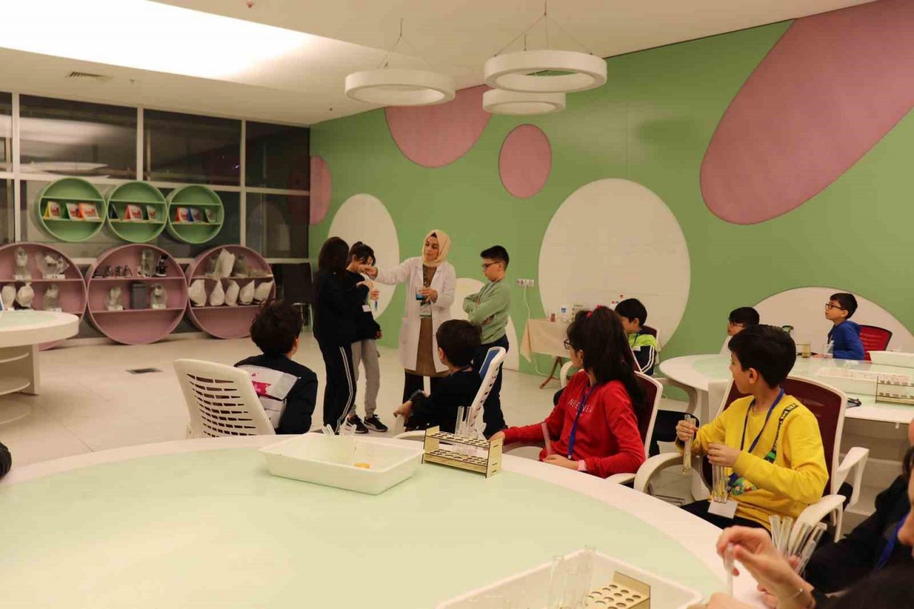 Çocuklar büyükşehir ile ’bilim’ dolu tatil geçirdi