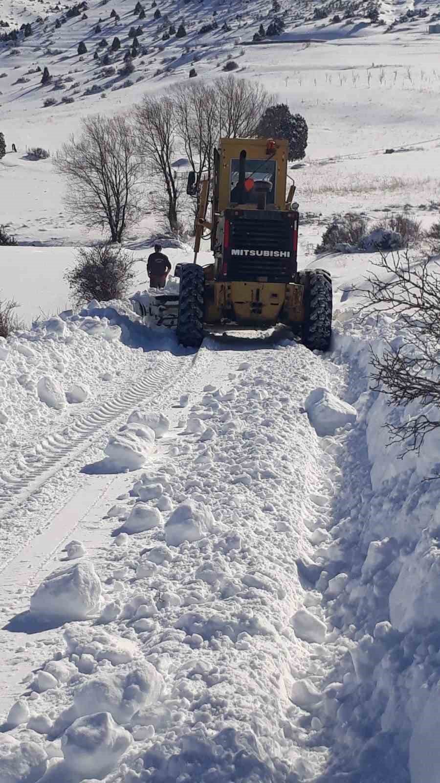 Yollar temizlendi, çocuklar karın keyfini çıkardı