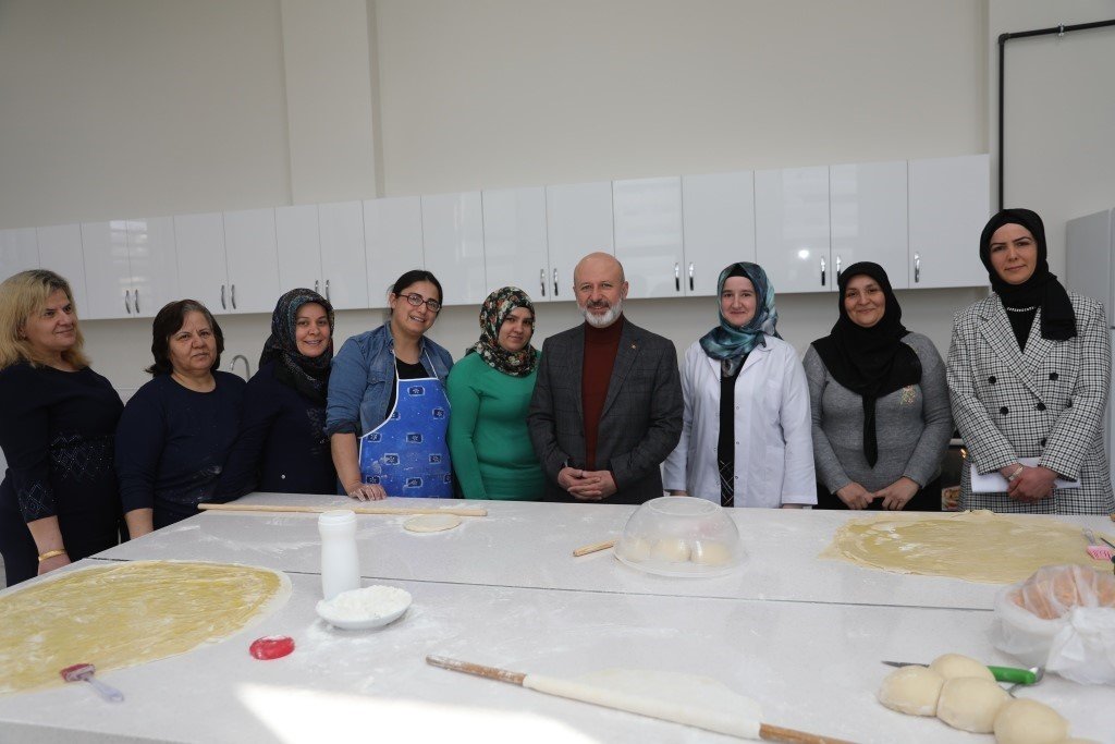 Başkan Çolakbayrakdar; “İnsana değer katan yatırımlar yapıyoruz”