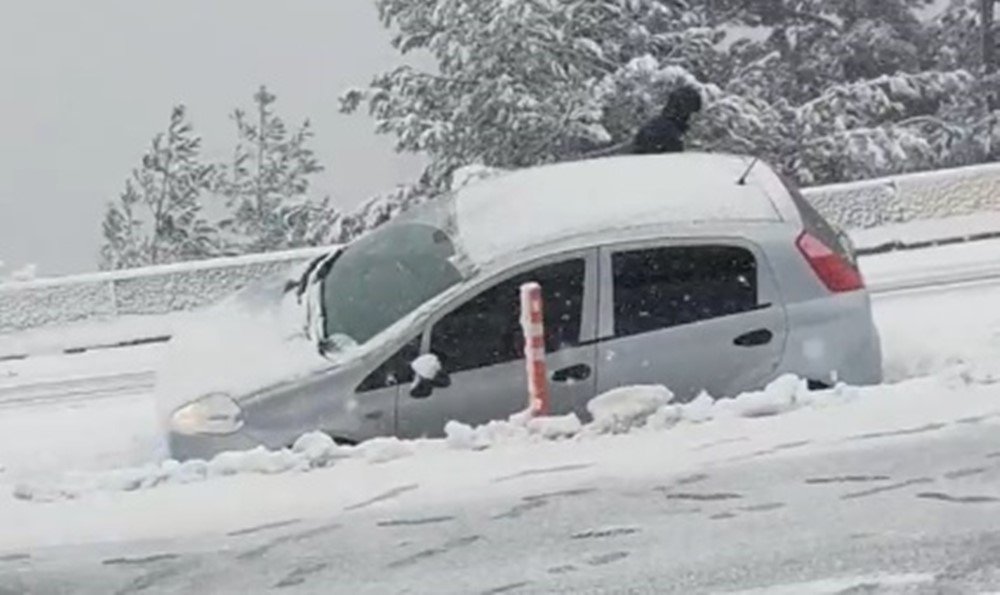 Muğla-Denizli Karayolu ulaşıma kapandı