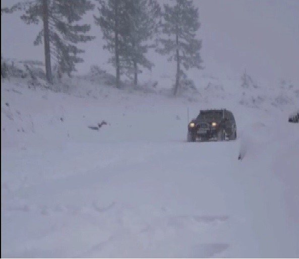 Muğla’da kar sonrası kaza anları vatandaş kamerasına yansıdı