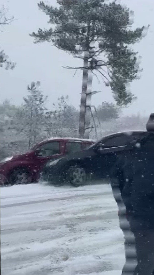 Muğla’da kar sonrası kaza anları vatandaş kamerasına yansıdı