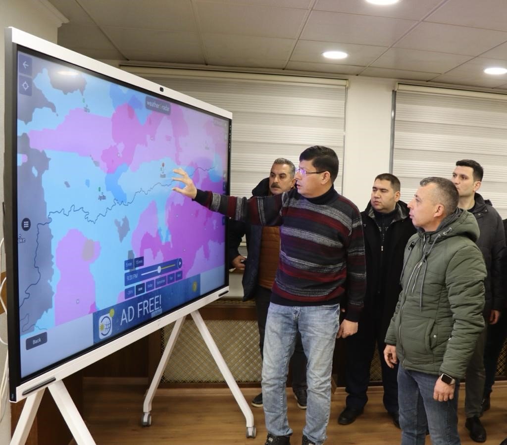 Başkan Özcan kurmaylarını kriz masasında topladı