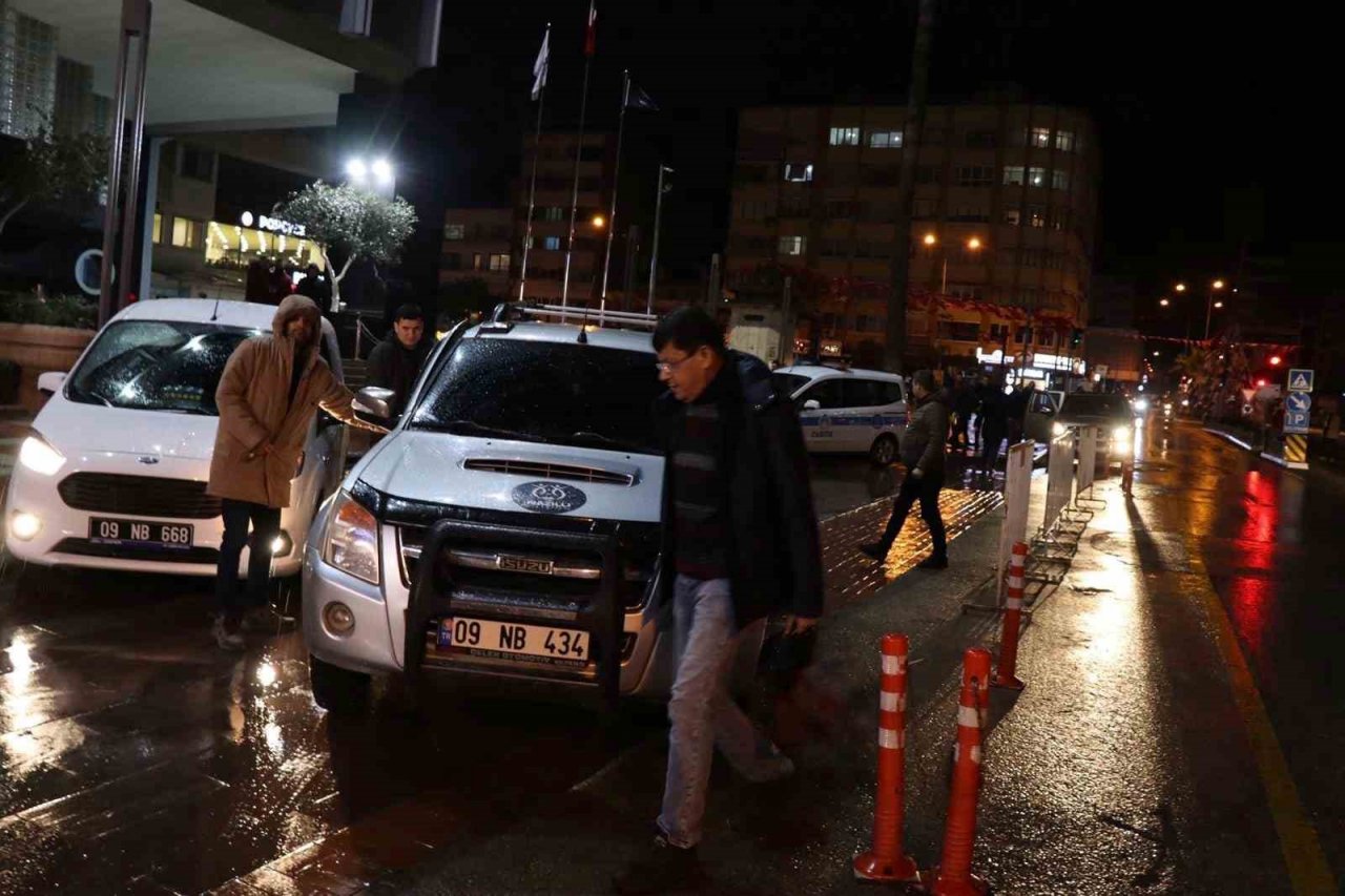 Başkan Özcan kurmaylarını kriz masasında topladı