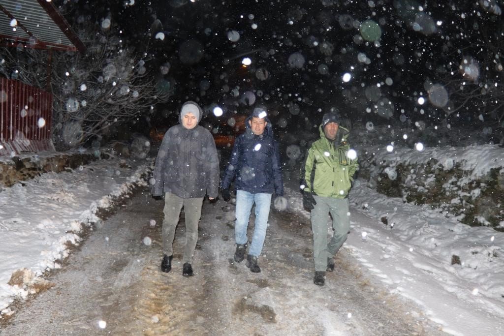 Başkan Özcan iş makinalarını ve ekipleri seferber etti