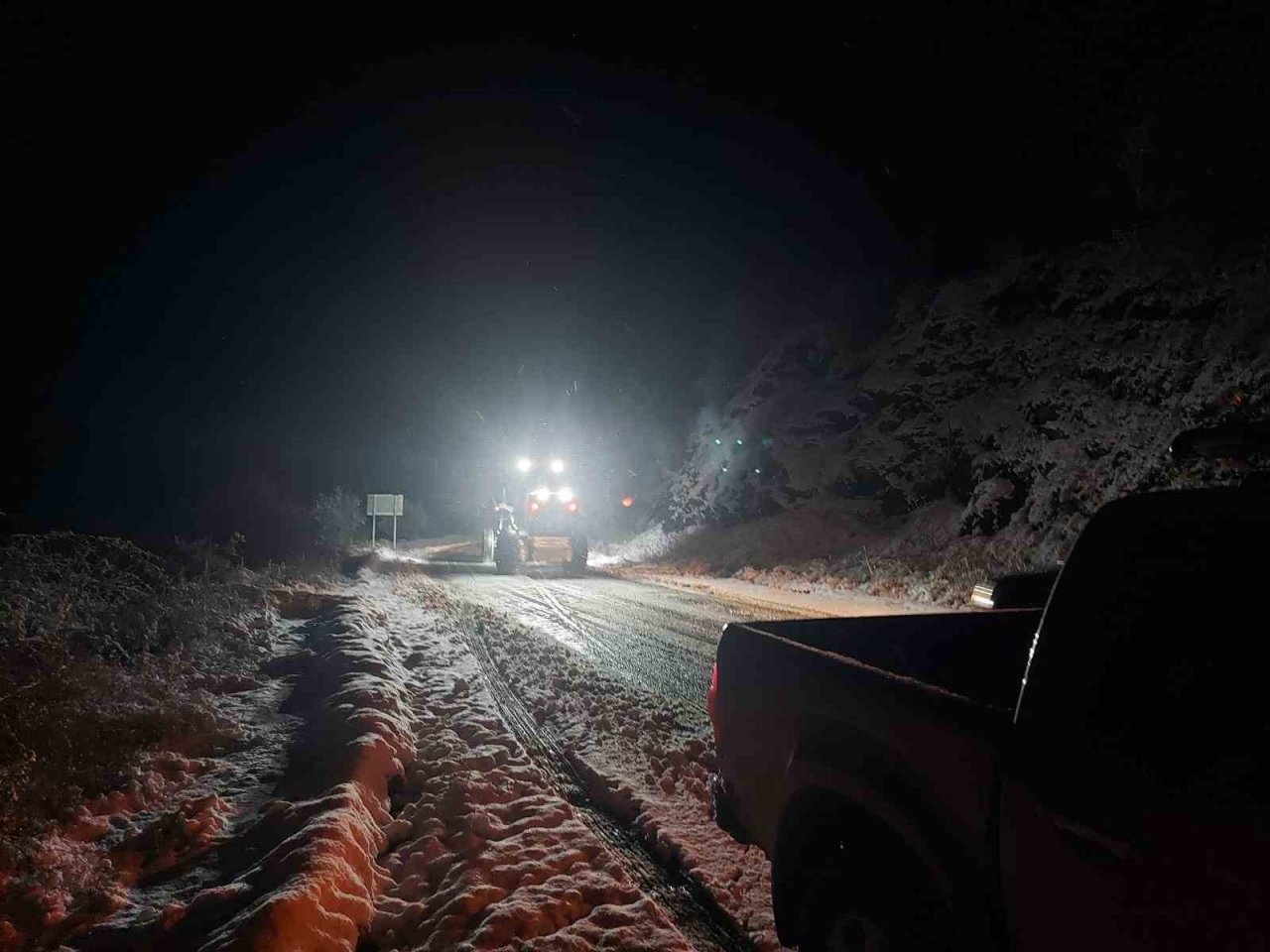 Başkan Özcan iş makinalarını ve ekipleri seferber etti