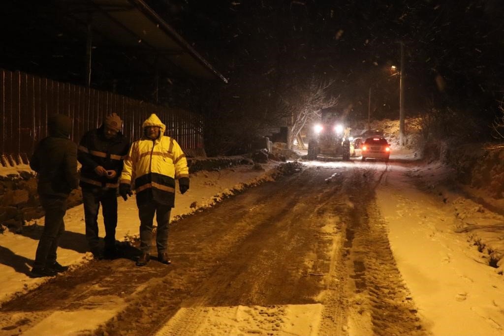 Başkan Özcan iş makinalarını ve ekipleri seferber etti