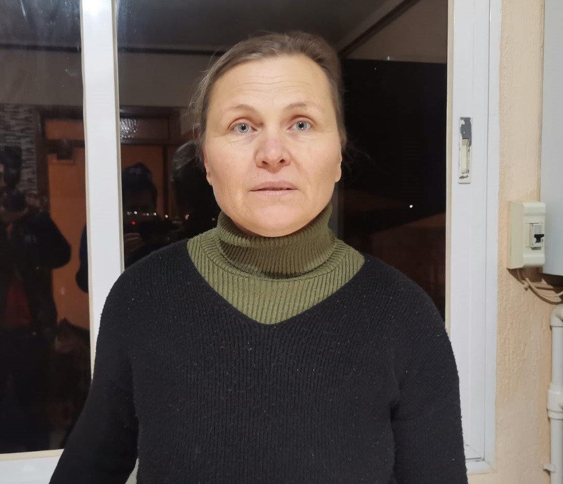 İzmir’de uçan çatı binaya çarptı, ev sahibi korku dolu anlar yaşadı