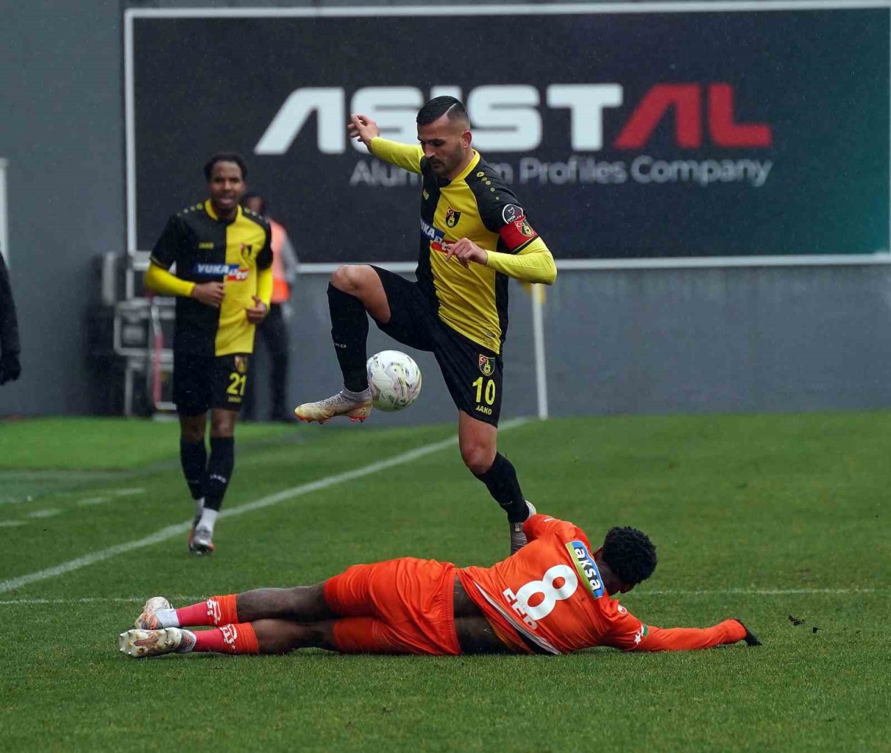 Spor Toto Süper Lig: İstanbulspor: 0 - Alanyaspor: 0 (İlk yarı)