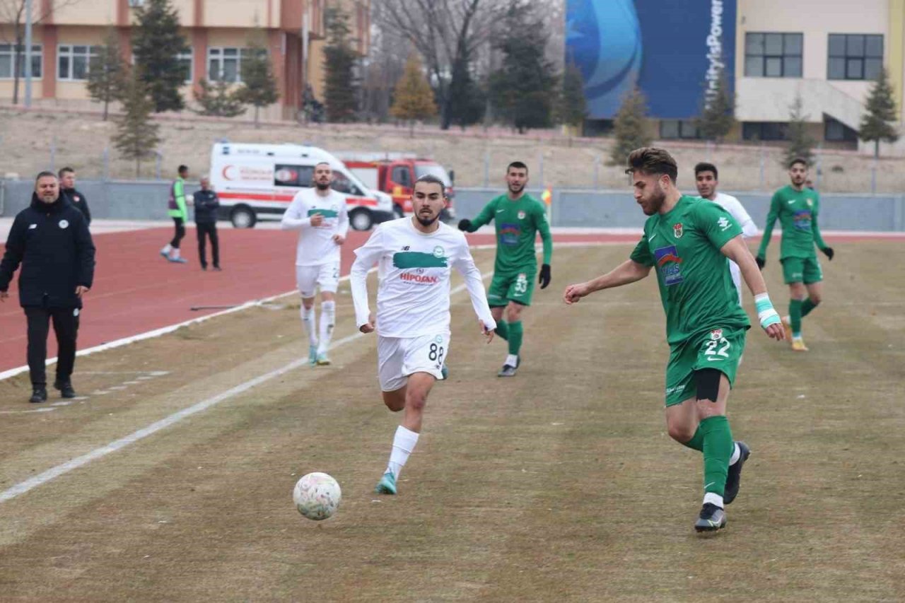 TFF 3. Lig: 1922 Konyaspor: 0 - 1954 Kelkitspor: 3