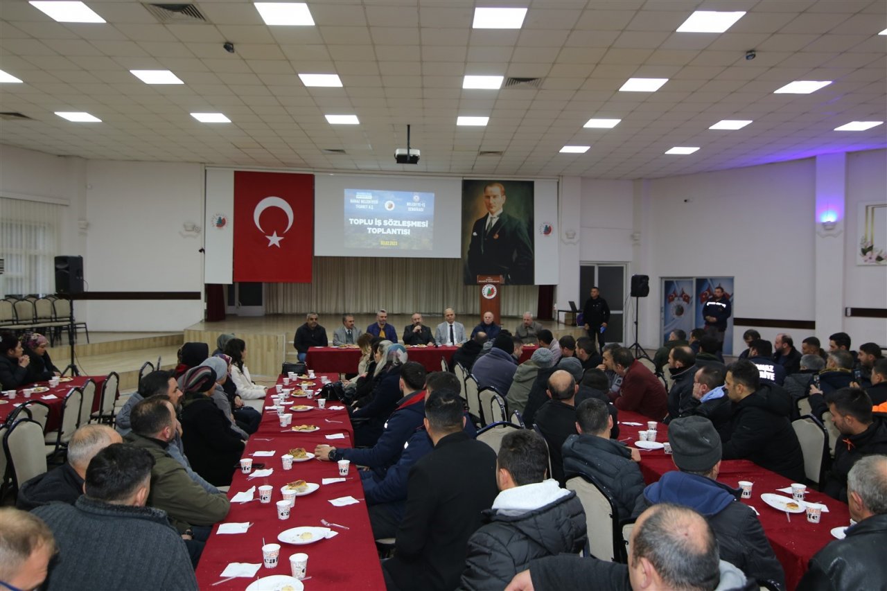 Banaz Belediyesi’nde en düşük işçi maaşı 11 bin TL oldu