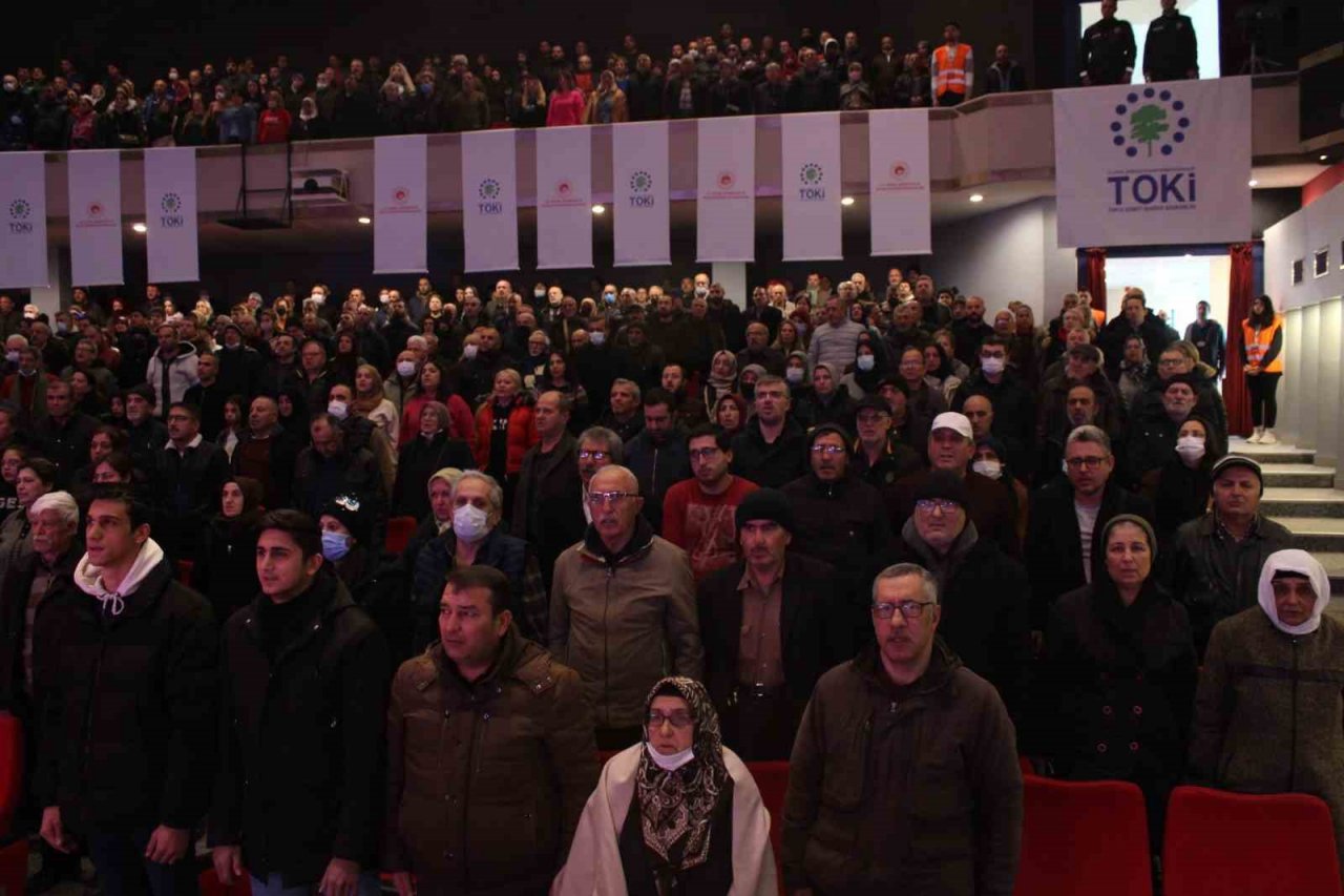 İzmir’de TOKİ kurası