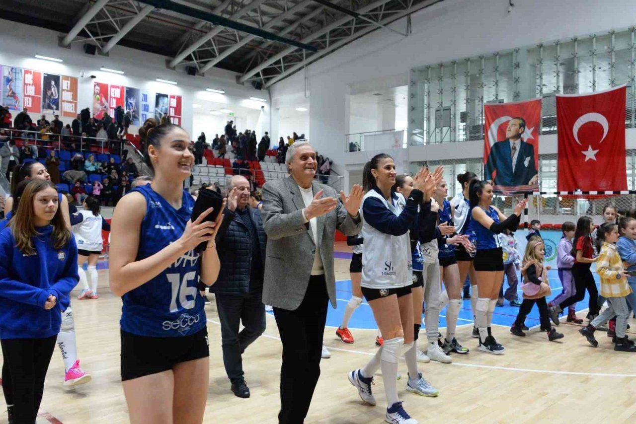 "Bizim Kızlar" grup liderliğini garantiledi