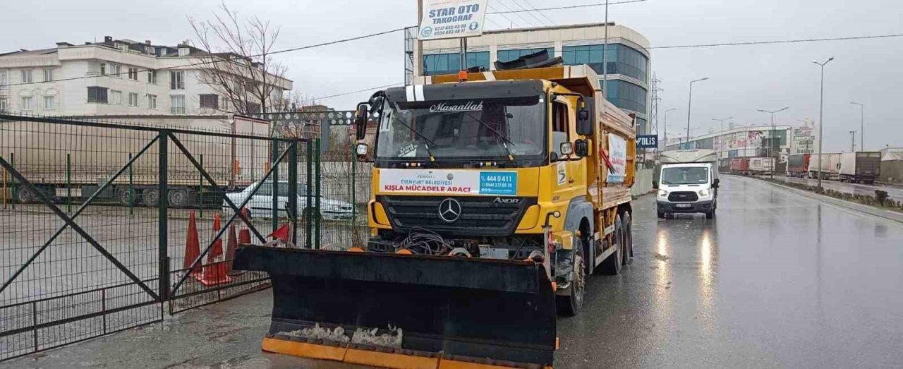 Kışla mücadele çalışmalarında Esenyurt’ta 740 personel görevlendirildi