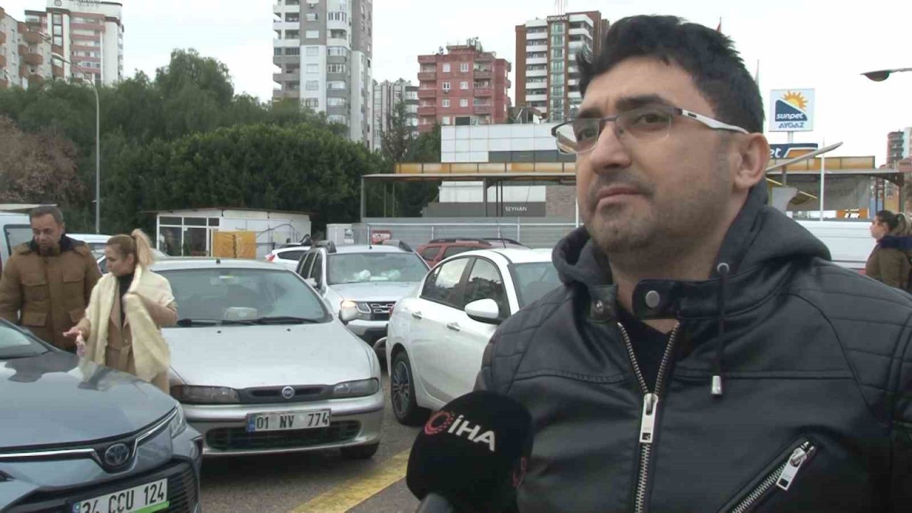 Binaları hasar gören vatandaşlar açık otoparklarda konaklıyor
