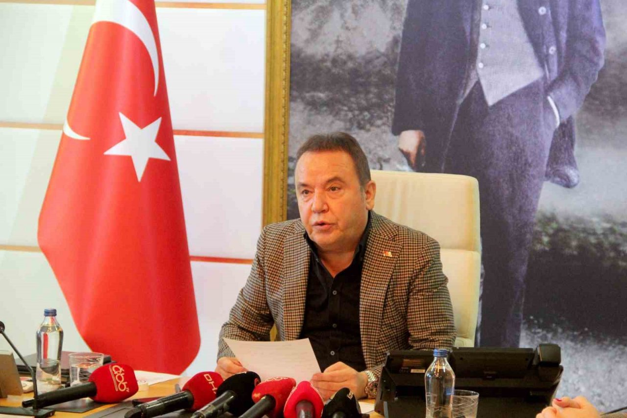 Başkan Böcek’ten depremzedelere konaklama daveti