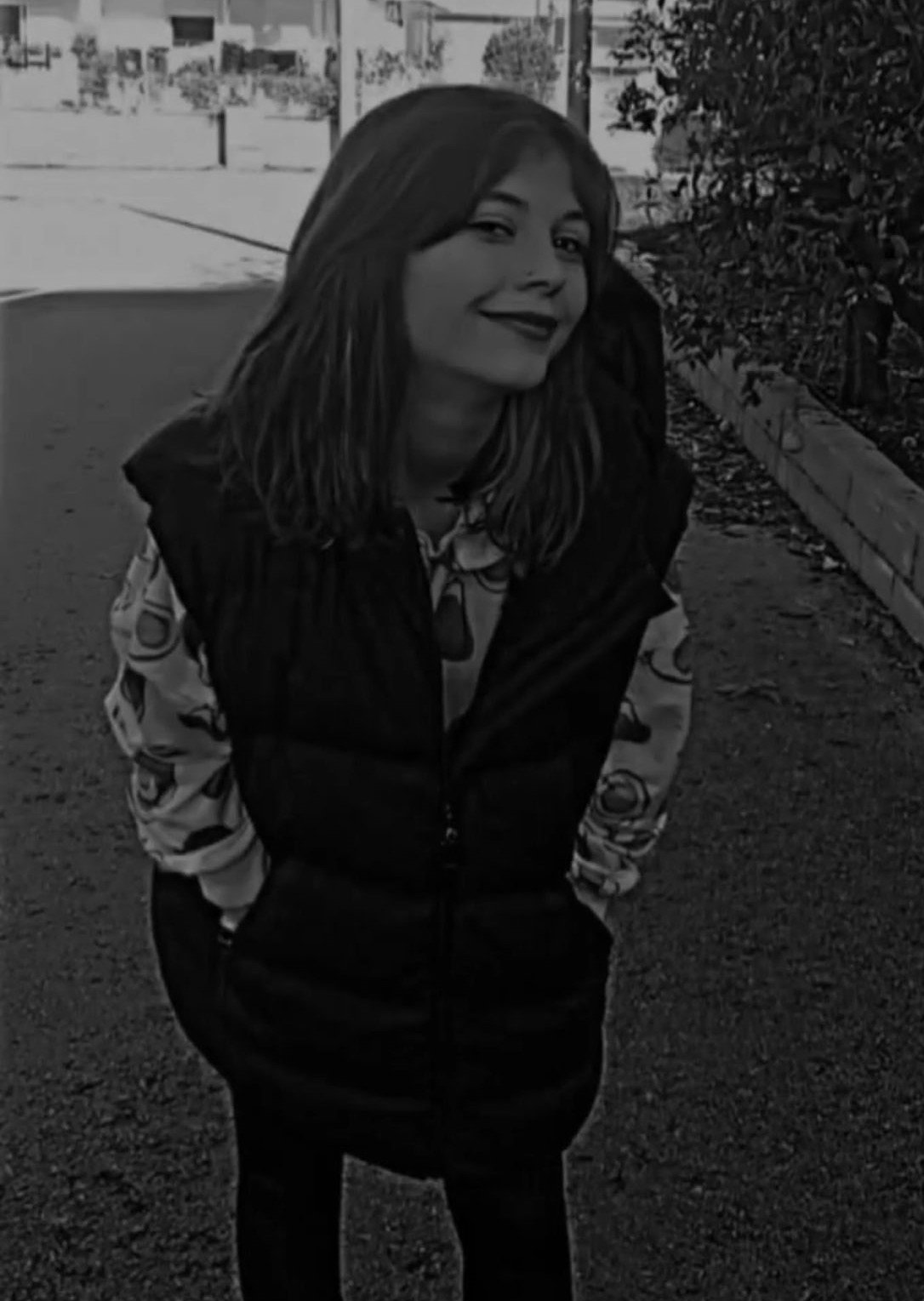 Markete gideceğini söyleyerek evden ayrılan genç kız geri dönmedi