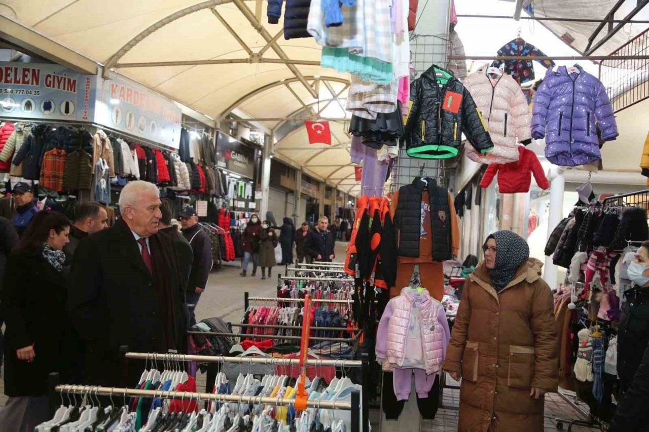 Efeler’de yardım seferberliği başladı, EFAK ekipleri yola çıktı