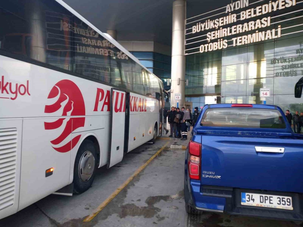 Ecel yaşlı adamı otobüste yakaladı