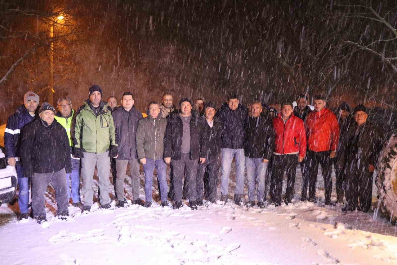 Şarampole kaçan aracı Nazilli Belediyesi kurtardı