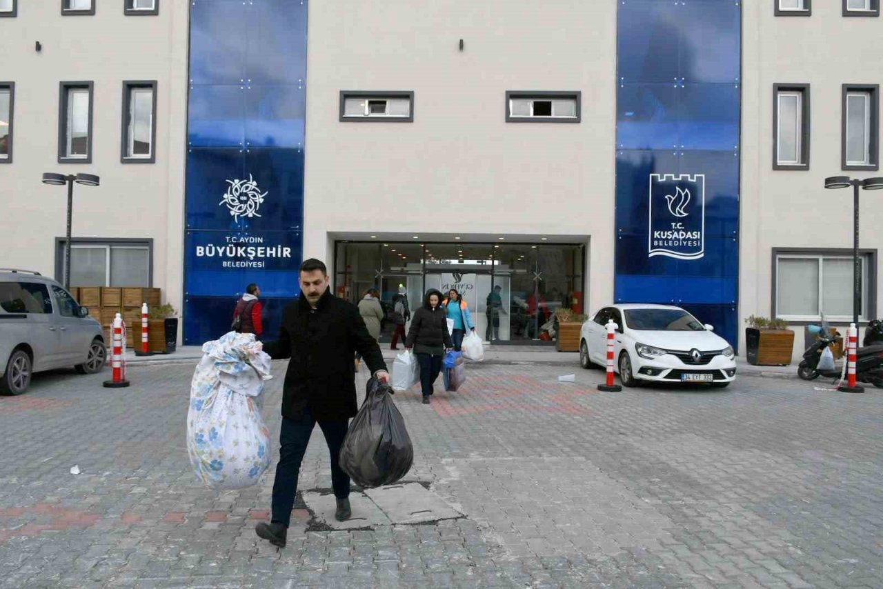 Kuşadası depremzedeler için tek yürek oldu