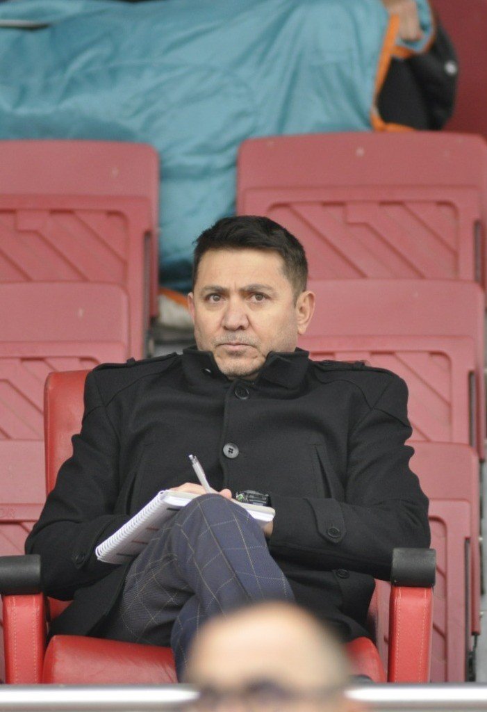 Gözlemci günü şaşırdı, maç 15 dakika geç başladı