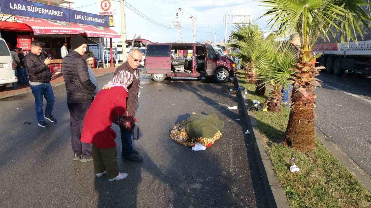 Depremzedelere yardıma giden itfaiye aracı, Manavgat’ta kaza yaptı: 1 ölü, 3 yaralı