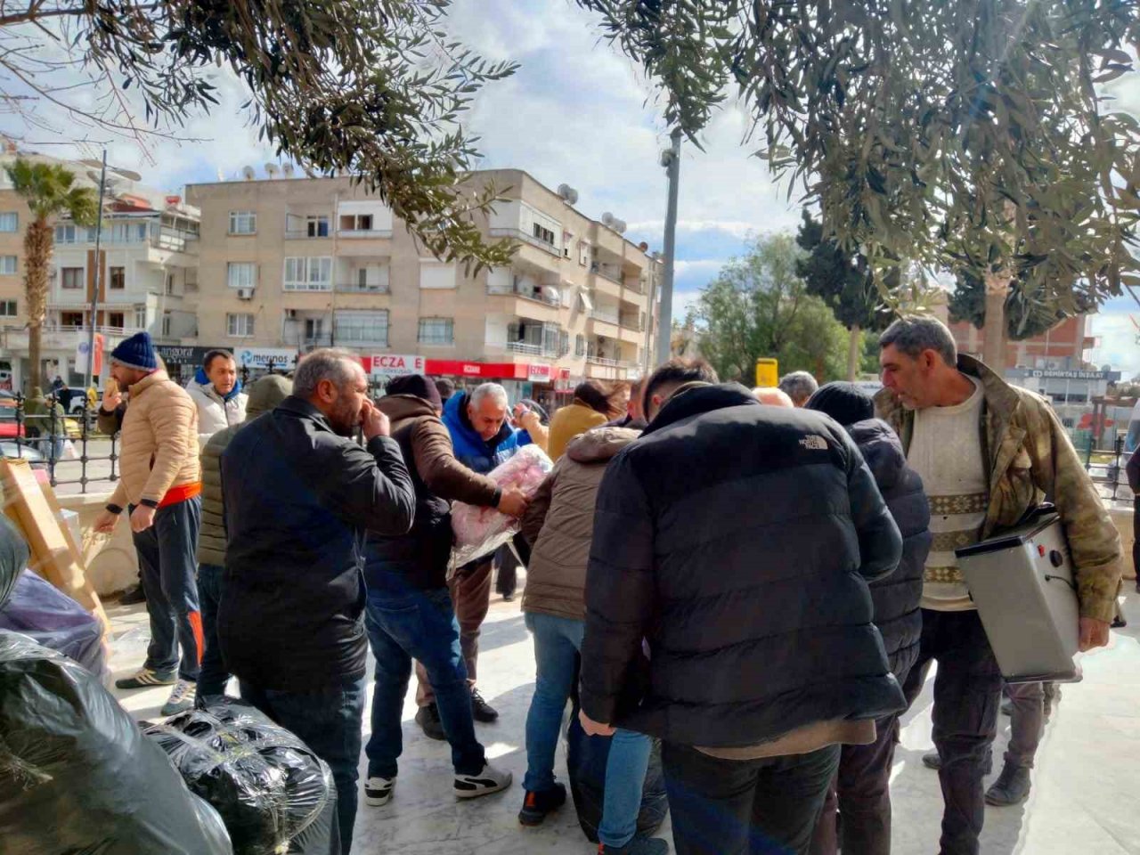 Didim’den deprem bölgelerine yardımlar ulaştırılacak