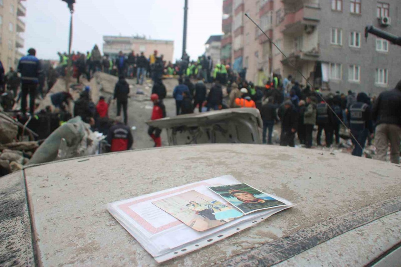 9 katlı binanın enkazında arama çalışmaları devam ediyor