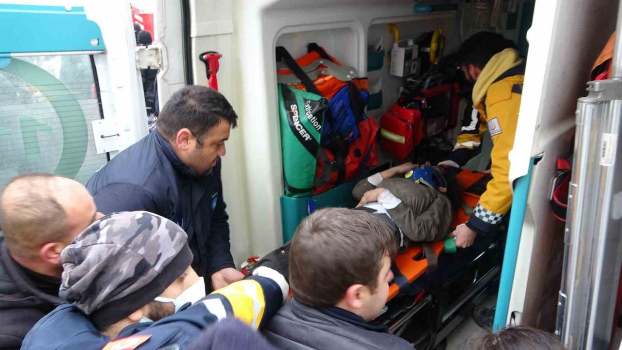 8 katlı binanın enkazından 1’i engelli 3 kişi kurtarıldı