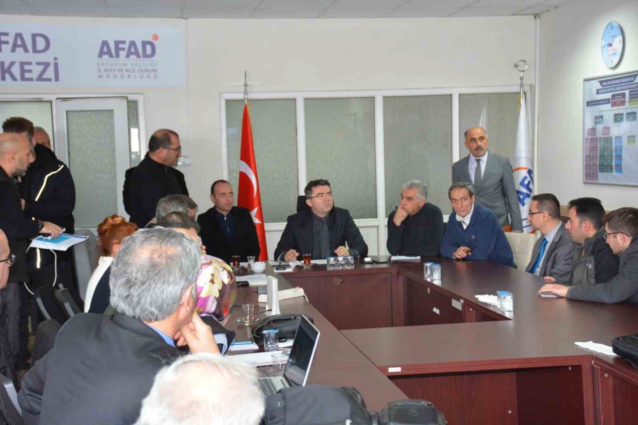 Erzurum’dan 365 personel ve 87 araç, arama kurtarma çalışmalarına destek olmak için deprem bölgelerine gönderildi