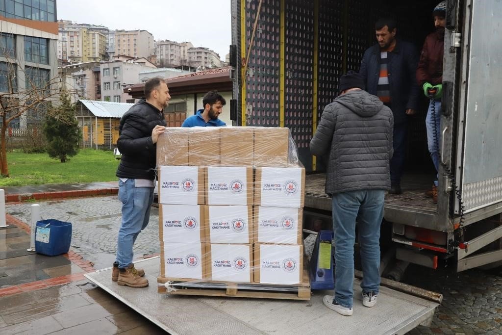 Kağıthane Belediyesi deprem bölgesi için tüm imkanlarını seferber etti