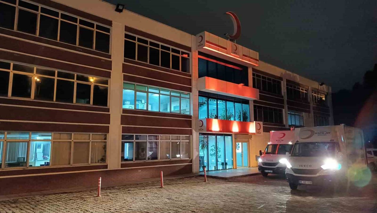 Türk Kızılay’ı Manisa Şubesinden deprem bölgesine aralıksız sevkiyat
