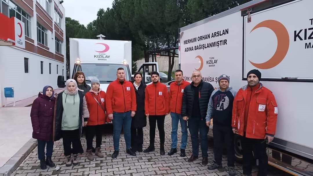 Türk Kızılay’ı Manisa Şubesinden deprem bölgesine aralıksız sevkiyat
